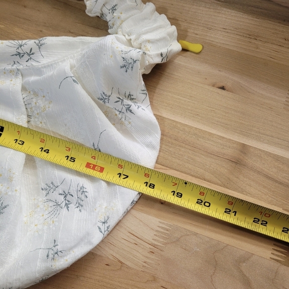 SHEIN Lightweight Purse Medium Size White Floral Zip-Up - Picture 9 of 10